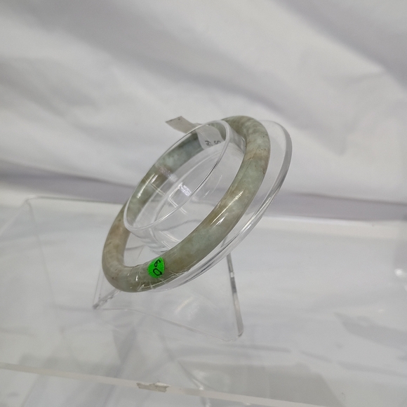 Jadeite Bangle - Picture 3 of 6